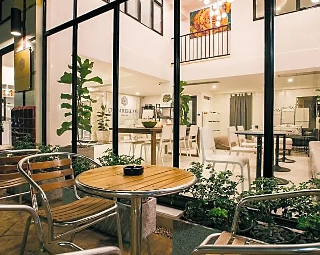 Chamberlain Hostel *
